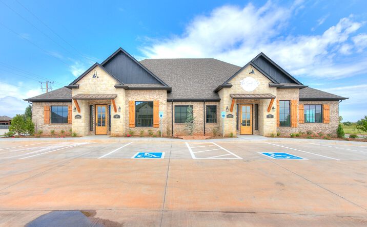 Pictures of Office property located at 15201 Crown At Lone Oak Rd, Edmond, OK 73013 for lease - image #1