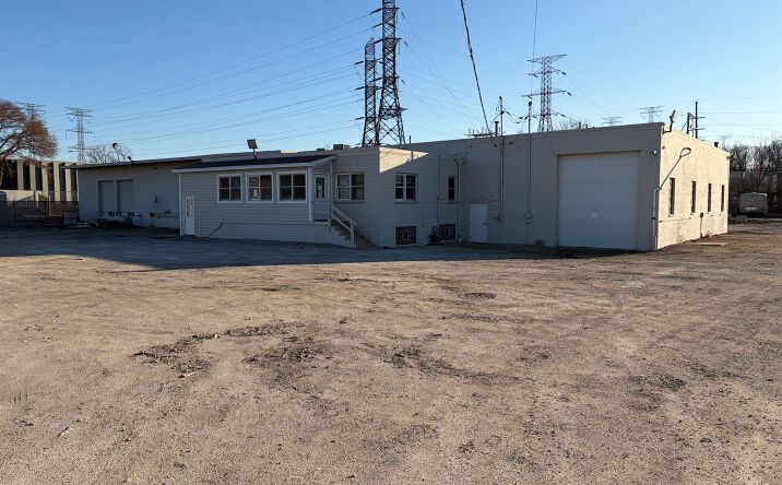 Pictures of Industrial property located at 1285 Aurora Ave Ln, Aurora, IL 60505 for lease - image #1