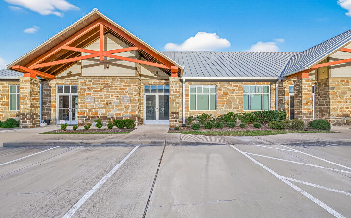 Pictures of Office property located at 5757 Flewellen Oaks Lane, Fulshear, TX 77441 for lease - image #1