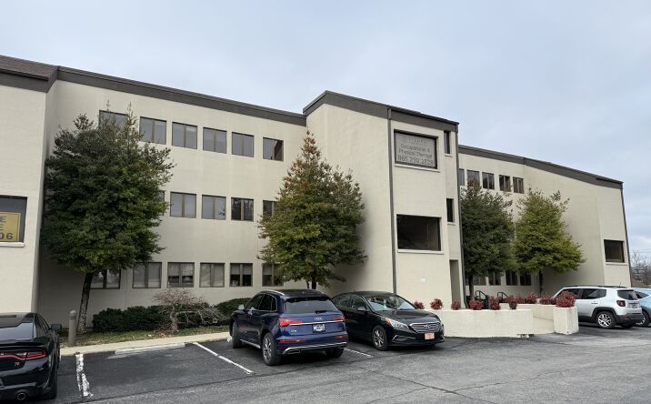 Pictures of Office property located at 2606 Greenway Drive, Knoxville, TN 37918 for lease - image #1