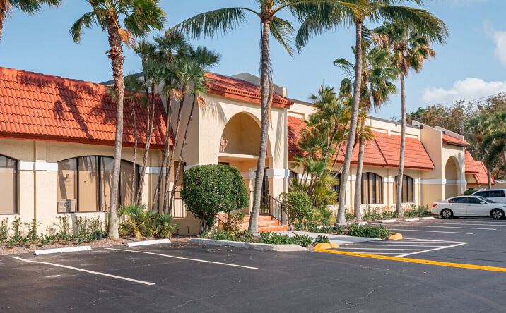 Pictures of Office property located at 1700 N Dixie Hwy, Boca Raton, FL 33432 for lease - image #1