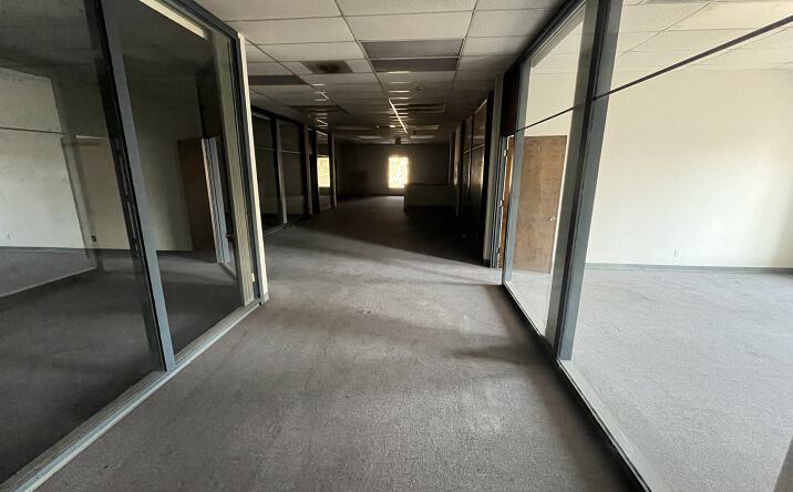 Pictures of Retail, Office, Special Purpose property located at 1400 18th St, Bakersfield, CA 93301 for lease - image #1