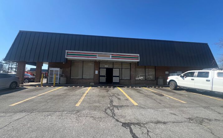 Pictures of Retail property located at 9201 Oxon Hill Rd, Fort Washington, MD 20744 for lease - image #1
