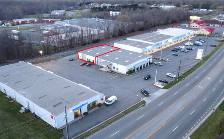 Pictures of Retail, Office, Industrial property located at 17824 Forest Rd, Forest, VA 24551 for lease - image #1