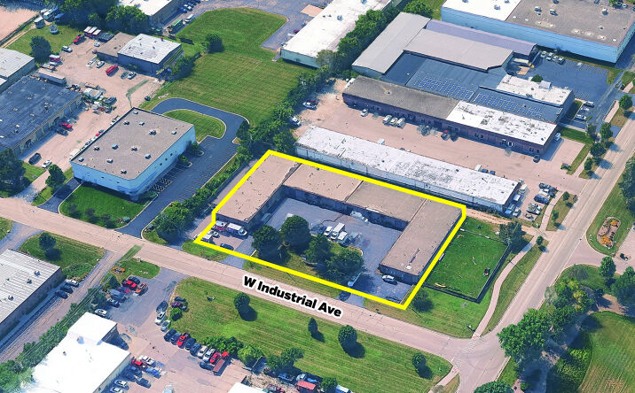 Pictures of Industrial property located at 22073 N Pepper Rd, Lake Barrington, IL 60010 for lease - image #1