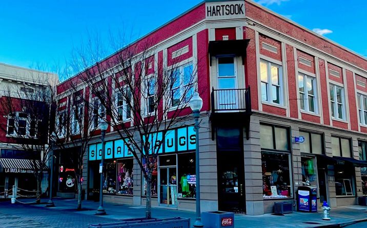 Pictures of Retail, Restaurant property located at 1 Market Square SE, Roanoke, VA 24011 for lease - image #1
