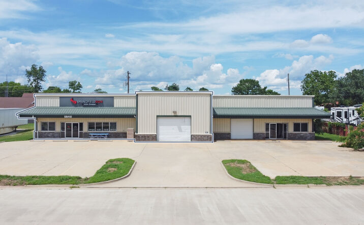 Pictures of Industrial property located at 1721 W Acorn Dr, Rogers, AR 72756 for lease - image #1