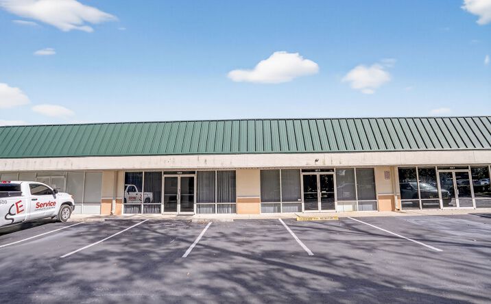 Pictures of Industrial, Office, Retail property located at 2789 Wrights Rd, Oviedo, FL 32765 for lease - image #1