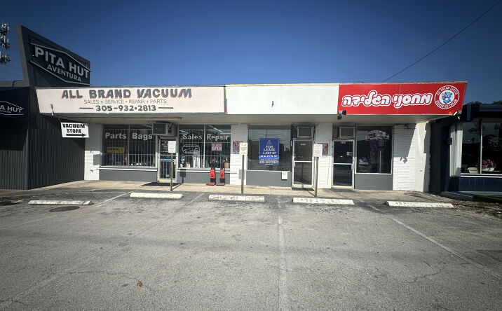Pictures of Office property located at 18480 W Dixie Hwy, North Miami Beach, FL 33160 for lease - image #1