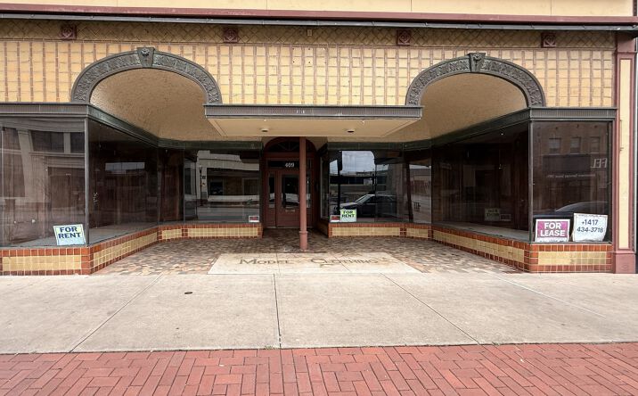 Pictures of Retail, Office, Restaurant property located at 409 S Main St, Joplin, MO 64801 for lease - image #1