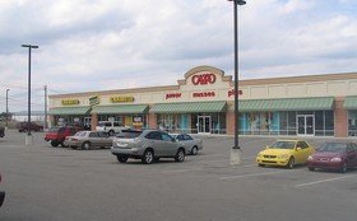 Pictures of Retail property located at 1440 N Brindlee Mountain Pkwy, Arab, AL 35016 for lease - image #1