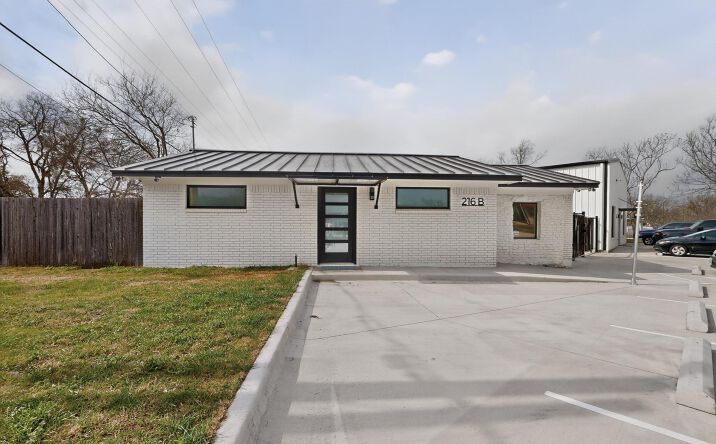 Pictures of Office property located at 216 James St, Roanoke, TX 76262 for lease - image #1