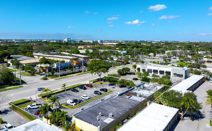 Pictures of Retail property located at 1920 NW Boca Raton Blvd, Boca Raton, FL 33432 for lease - image #1