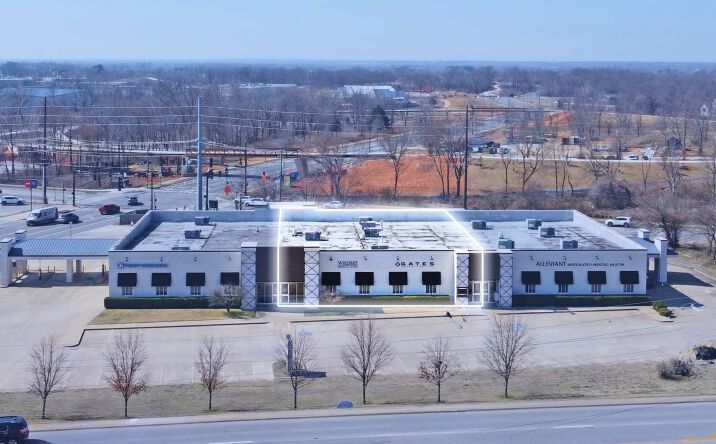 Pictures of Office property located at 706 S Walton Blvd, Bentonville, AR 72712 for lease - image #1