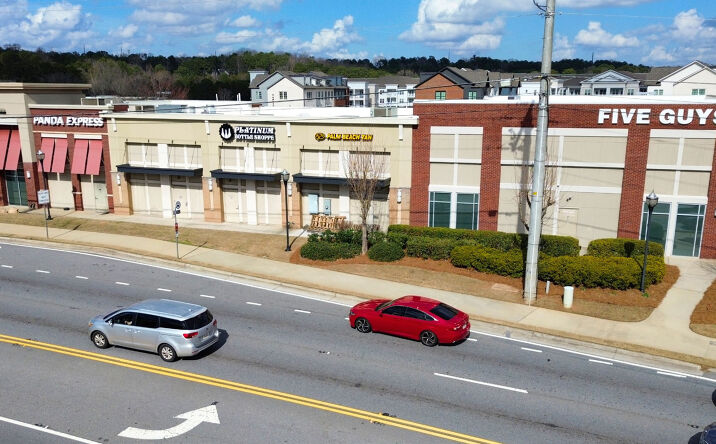 Pictures of Retail, Restaurant property located at 2570 Holcomb Bridge Rd, Alpharetta, GA 30022 for lease - image #1