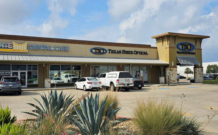 Pictures of Retail, Office property located at 4117 S Staples St, Corpus Christi, TX 78411 for lease - image #1