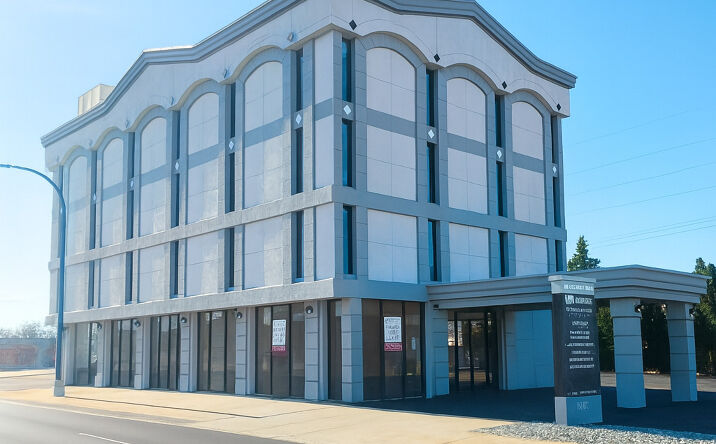 Pictures of Office property located at 10522 S Cicero Avenue 301, Oak Lawn, IL 60453 for lease - image #1