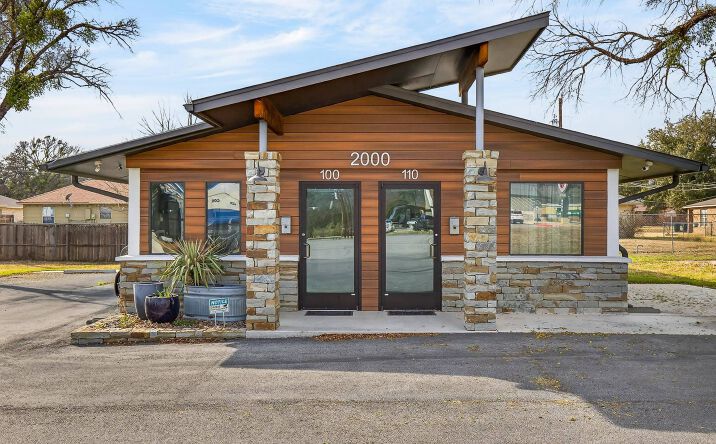 Pictures of Retail, Industrial property located at 2000 N U.S. Hwy 281, Marble Falls, TX 78654 for lease - image #1