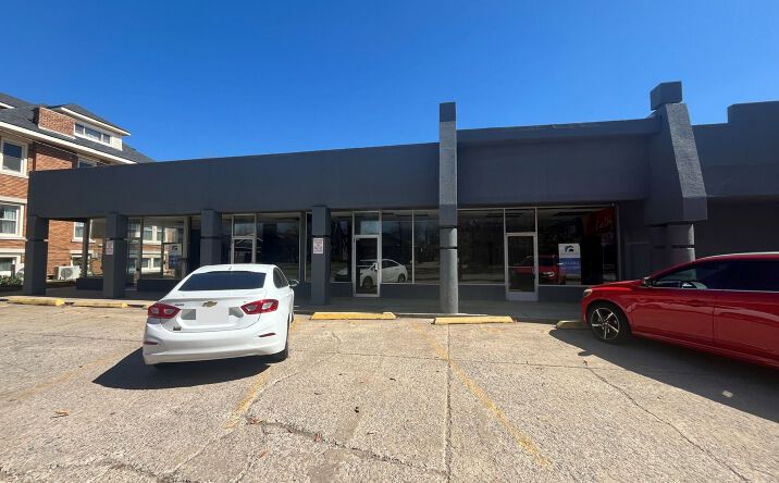 Pictures of Retail property located at 749 Jenkins Ave, Norman, OK 73069 for lease - image #1