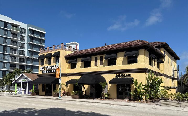 Pictures of Office property located at 219 N 21st Ave, Hollywood, FL 33020 for lease - image #1