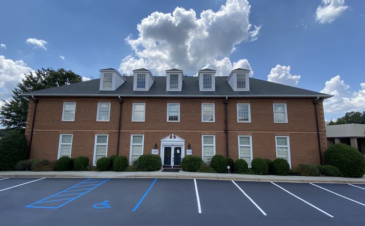 Pictures of Office property located at 1814 E Main St, Easley, SC 29640 for lease - image #1