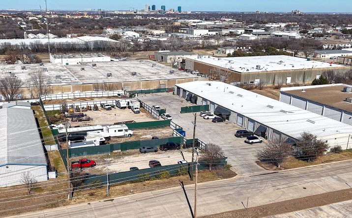 Pictures of Industrial property located at 2970 Suffolk Dr, Fort Worth, TX 76133 for lease - image #1