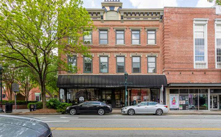 Pictures of Retail, Restaurant property located at 236 S Elm St, Greensboro, NC 27401 for lease - image #1