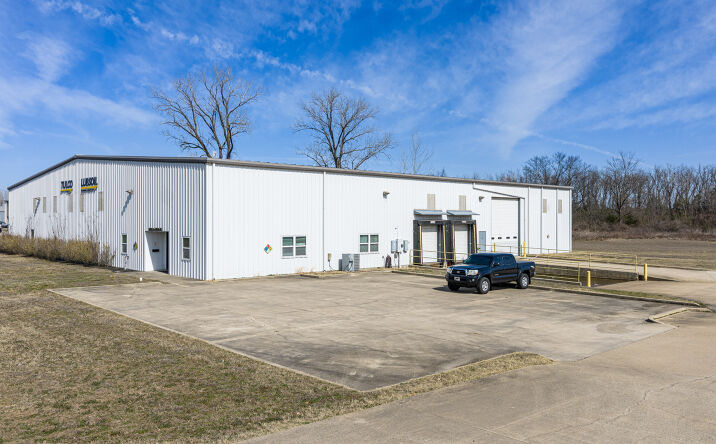 Pictures of Office, Industrial property located at 1621 S 28th St, Van Buren, AR 72956 for lease - image #1