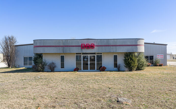 Pictures of Industrial, Office property located at 2017 S 28th St, Van Buren, AR 72956 for lease - image #1