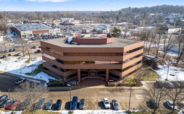 Pictures of Office property located at 555 W Crosstown Pkwy, Kalamazoo, MI 49008 for lease - image #1