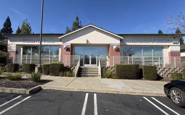 Pictures of Office property located at 906 Cirby Way, Roseville, CA 95661 for lease - image #1