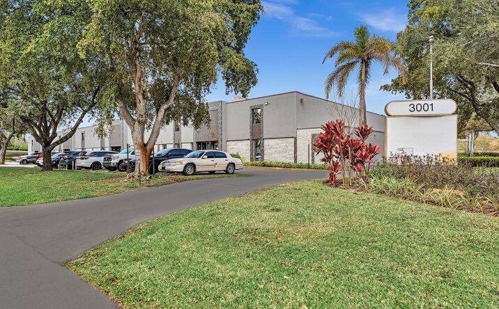 Pictures of Office property located at 3001 SW 10th St, Pompano Beach, FL 33069 for lease - image #1