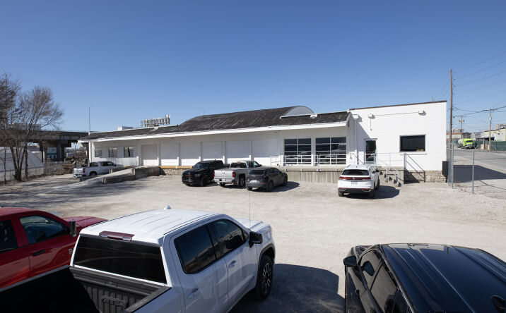 Pictures of Industrial property located at 1405 Woodswether Rd, Kansas City, MO 64105 for lease - image #1