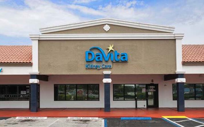Pictures of Retail property located at 4938 - 4998 North University Drive, Lauderhill, FL 33351 for lease - image #1
