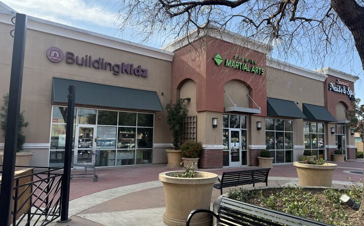 Pictures of Retail property located at 7511 W Stockton Blvd, Sacramento, CA 95823 for lease - image #1