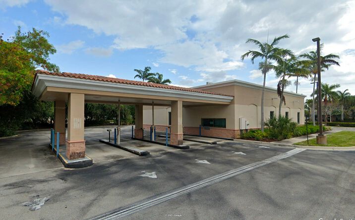 Pictures of Retail property located at 714 Yamato Road, Boca Raton, FL 33431 for lease - image #1