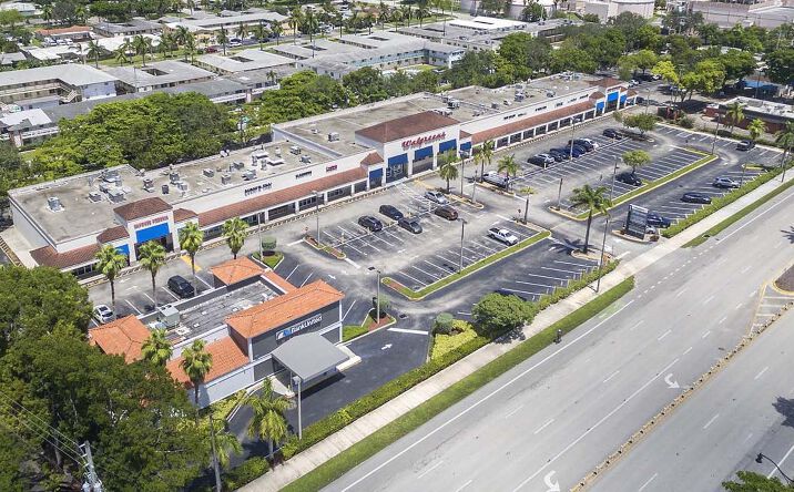 Pictures of Retail property located at 3599 Hollywood Blvd, Hollywood, FL 33021 for lease - image #1