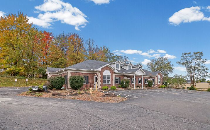 Pictures of Office property located at 8050 Corporate Cir, North Royalton, OH 44133 for lease - image #1