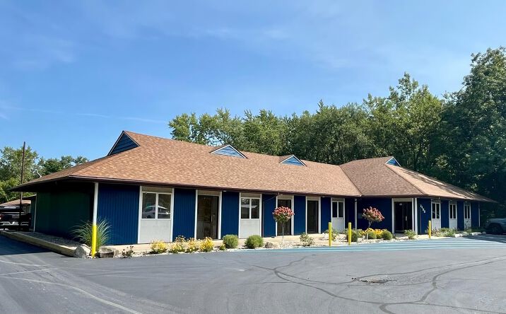 Pictures of Office, Industrial, Retail property located at 6400 W Lincoln Hwy, Crown Point, IN 46307 for lease - image #1