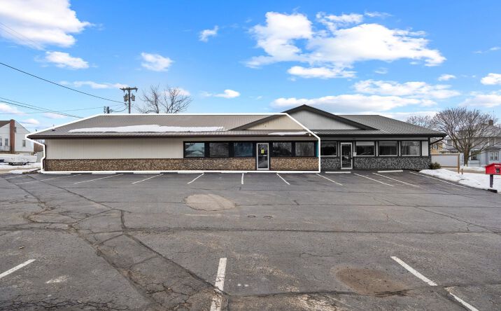Pictures of Land property located at 1021 SE 2nd Avenue, Dyersville, IA 52040 for lease - image #1