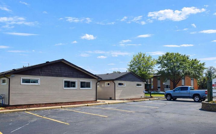Pictures of Office, Land property located at 29539 - 29549 W. Jefferson Avenue, Gibraltar, MI 48173 for lease - image #1