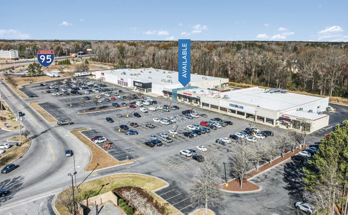 Pictures of Retail property located at 2700 N Roberts Ave, Lumberton, NC 28358 for lease - image #1