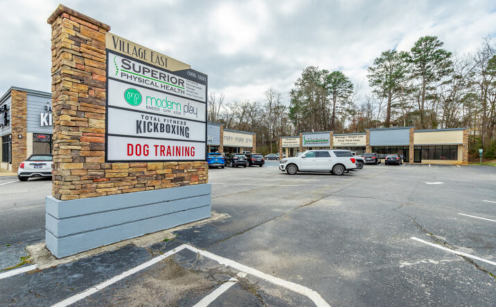 Pictures of Retail, Office property located at 8000 E Brainerd Rd, Chattanooga, TN 37421 for lease - image #1