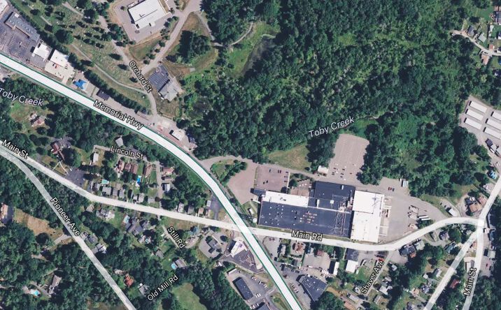 Pictures of Retail, Land property located at 2211 Memorial Hwy, Dallas, PA 18612 for lease - image #1