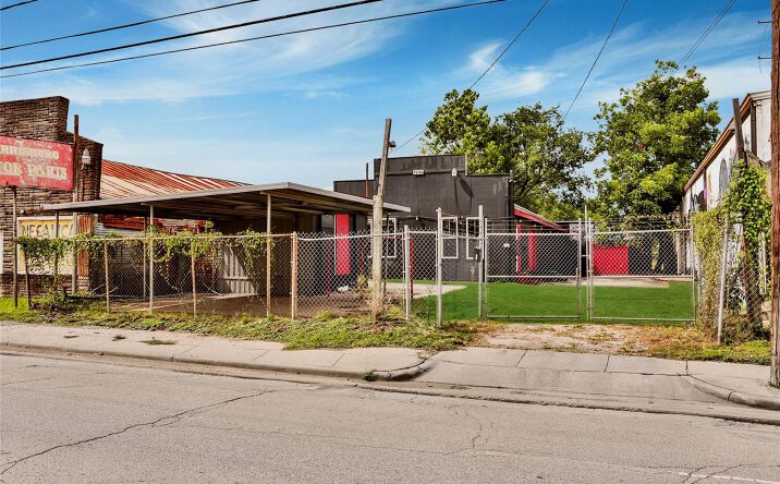 Pictures of Industrial, Office, Land property located at 7629 Harrisburg Blvd, Houston, TX 77012 for lease - image #1
