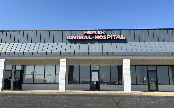 Pictures of Retail, Office property located at 1053 Cave Springs Blvd, St. Peters, MO 63376 for lease - image #1