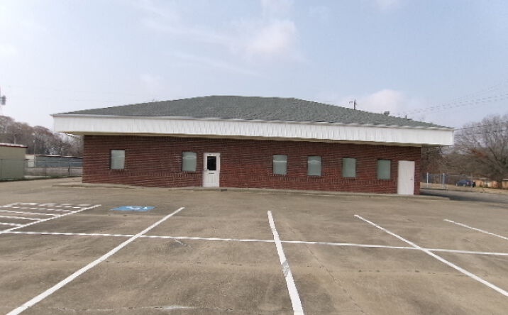 Pictures of Office property located at 2311 Muzzi Rd, Greenville, MS 38701 for lease - image #1