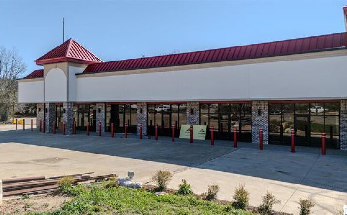 Pictures of Retail, Office, Restaurant property located at 992 US-80, Calhoun, LA 71225 for lease - image #1