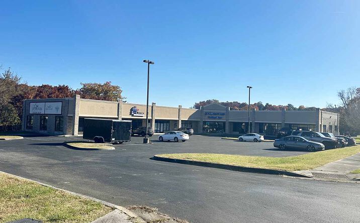 Pictures of Retail, Office property located at 3966 Bristol Hwy, Johnson City, TN 37601 for lease - image #1
