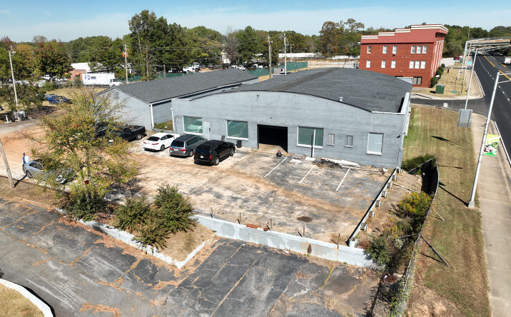Pictures of Retail, Office, Industrial property located at 2485 Main St, East Point, GA 30344 for lease - image #1